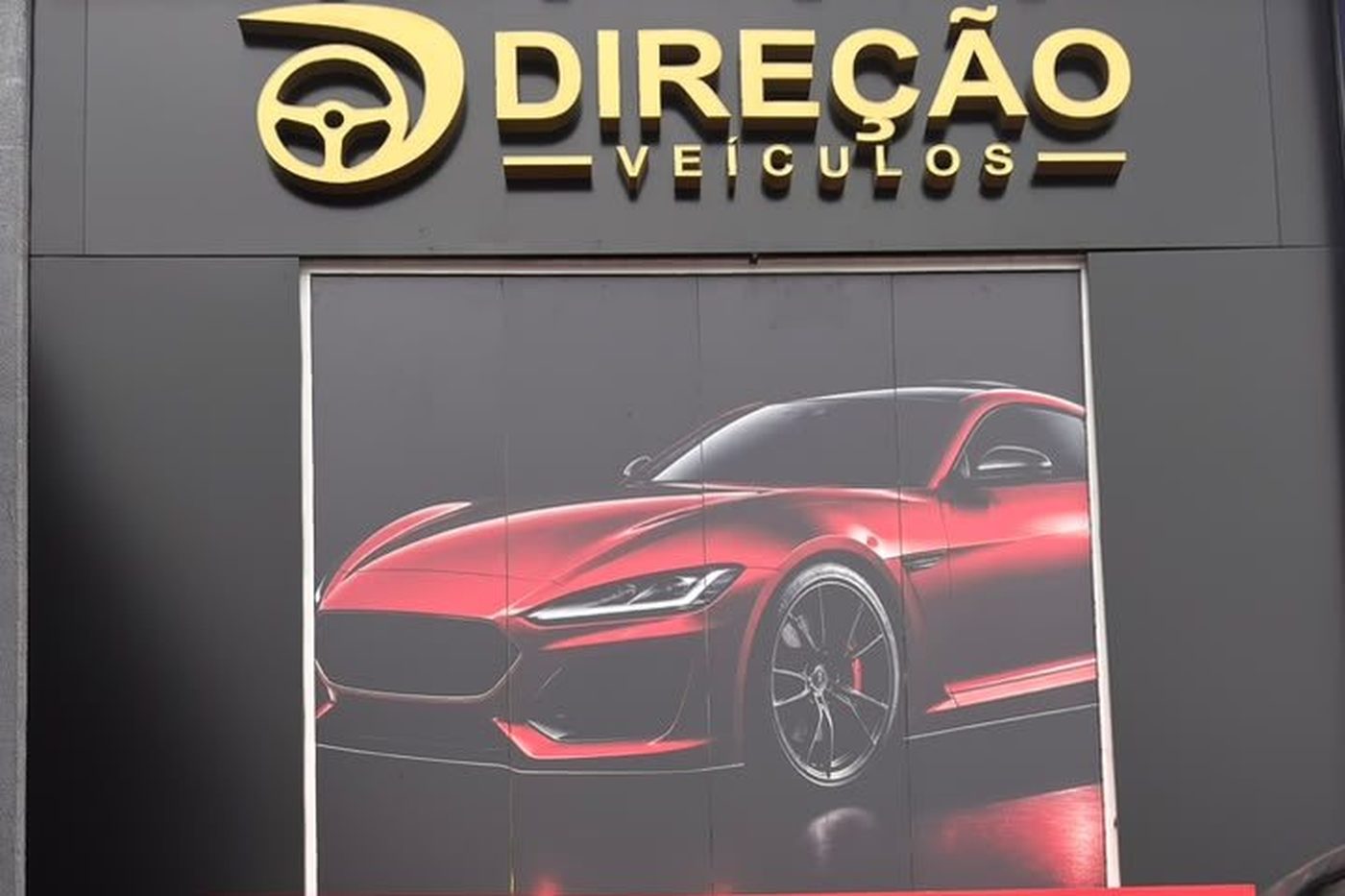 Fachada da Direção Veículos