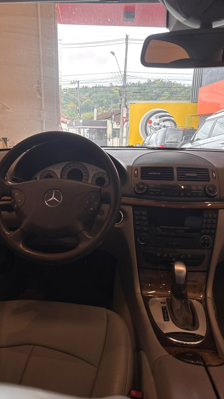 Mercedes-Benz E350 2005/2006, foto 7 de 13