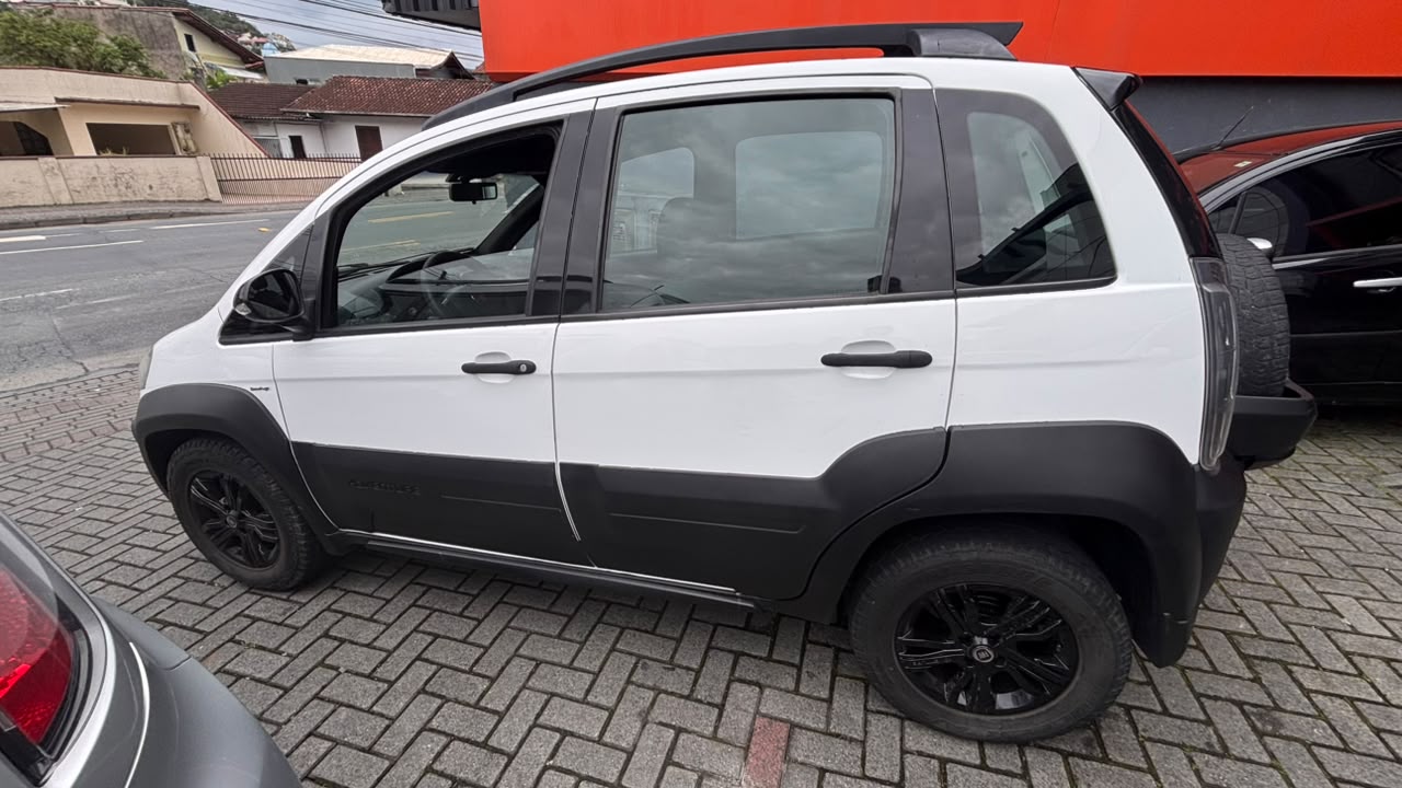 FIAT IDEA ADVENTURE 1.8 Dualogic 2012/2013, foto 8 de 10