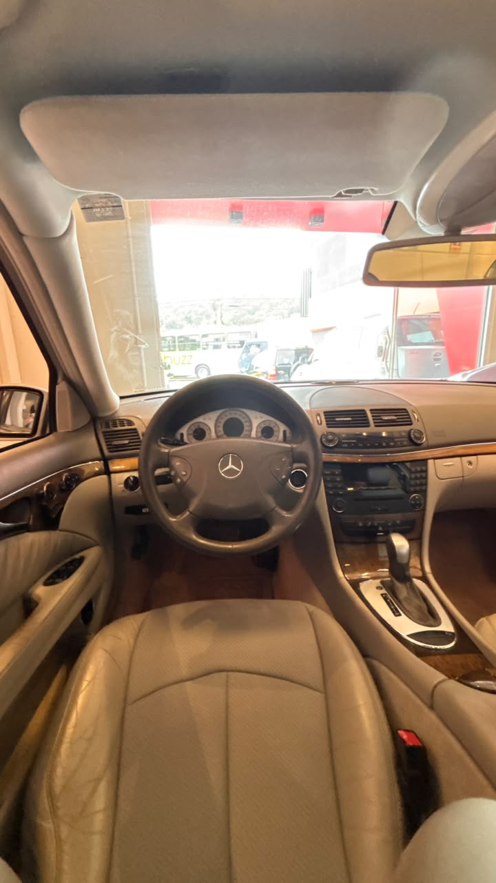 Mercedes-Benz E350 2005/2006, foto 11 de 13